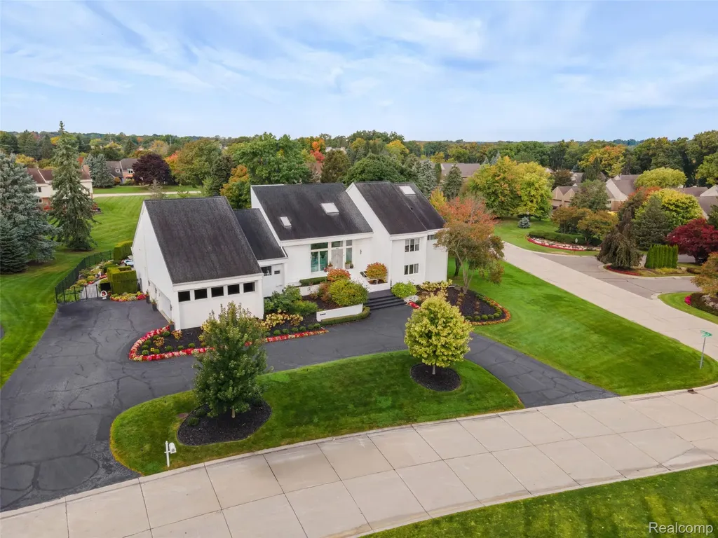 3802 Columbia Drive Bloomfield Hills City MI 48302