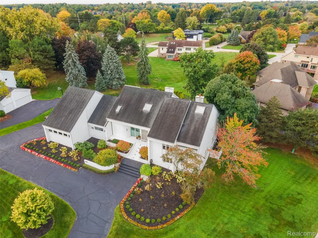 3802 Columbia Drive Bloomfield Hills City MI 48302