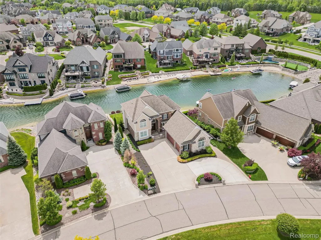 8439 Boulder Shores Drive Green Oak Township MI 48178