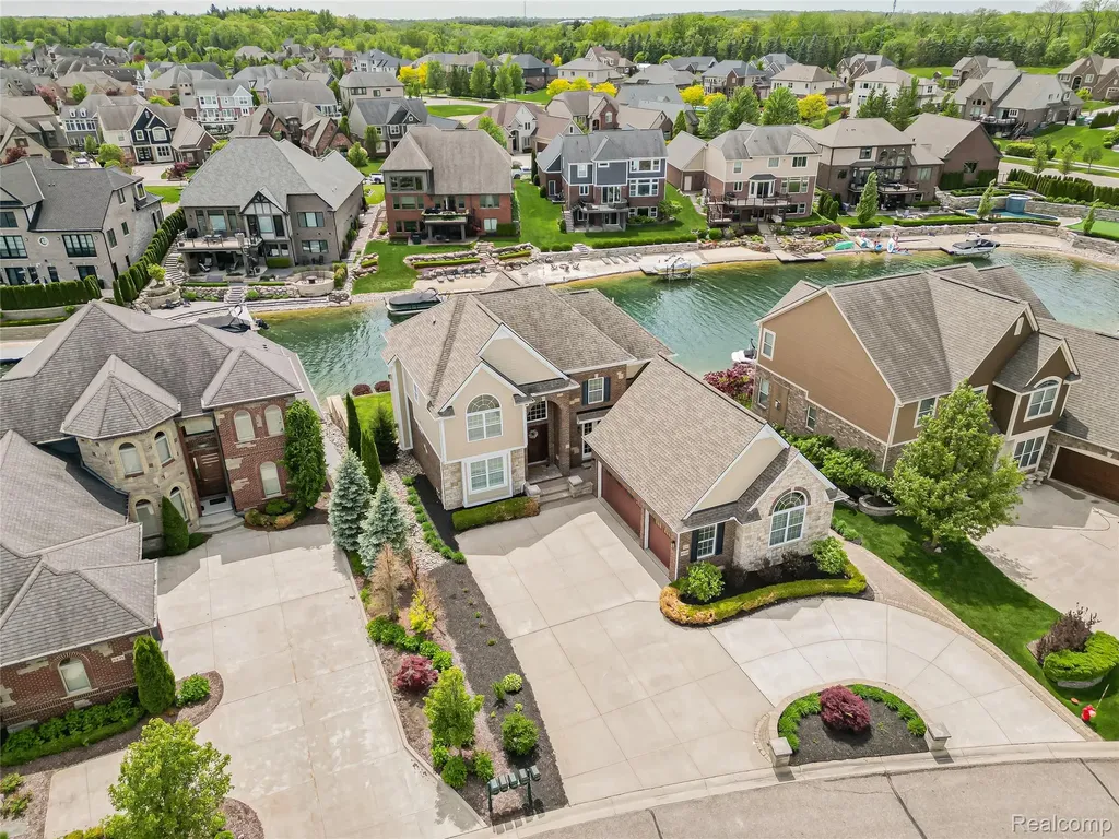 8439 Boulder Shores Drive Green Oak Township MI 48178