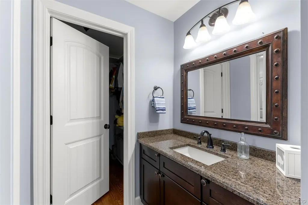 8439 Boulder Shores Drive Green Oak Township MI 48178