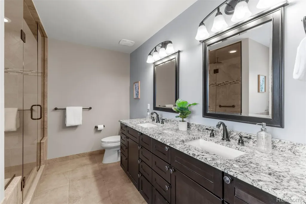 8439 Boulder Shores Drive Green Oak Township MI 48178