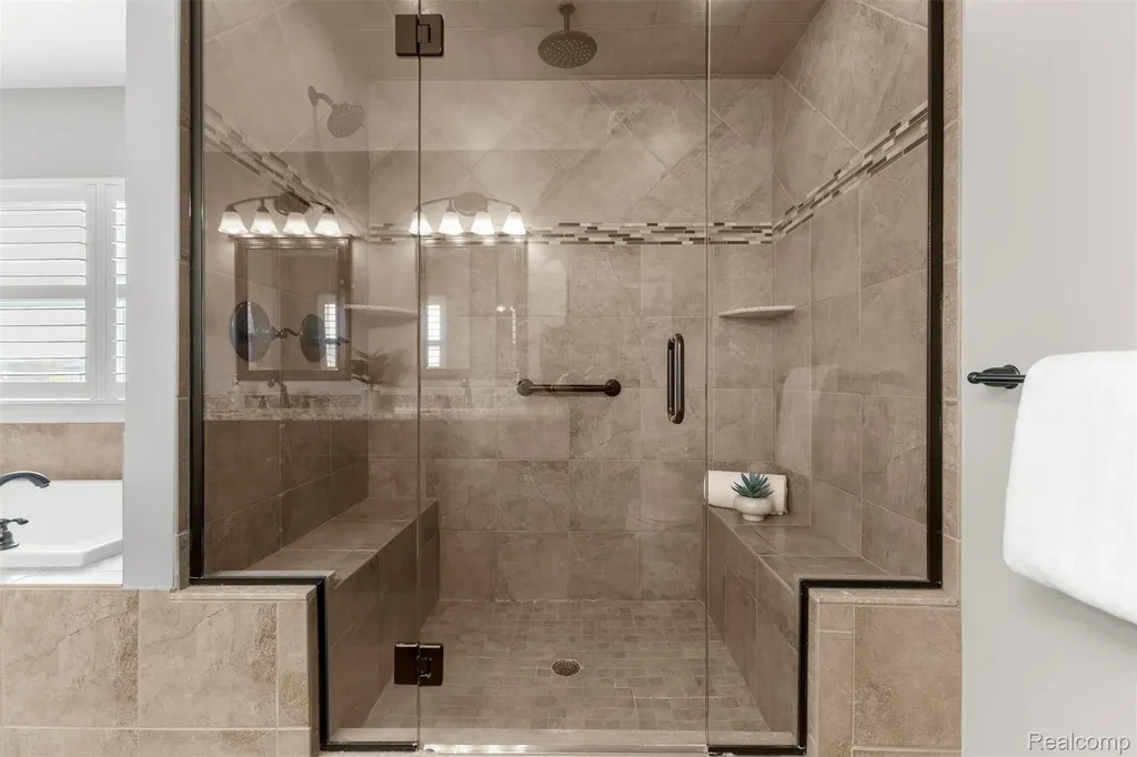 8439 Boulder Shores Drive Green Oak Township MI 48178