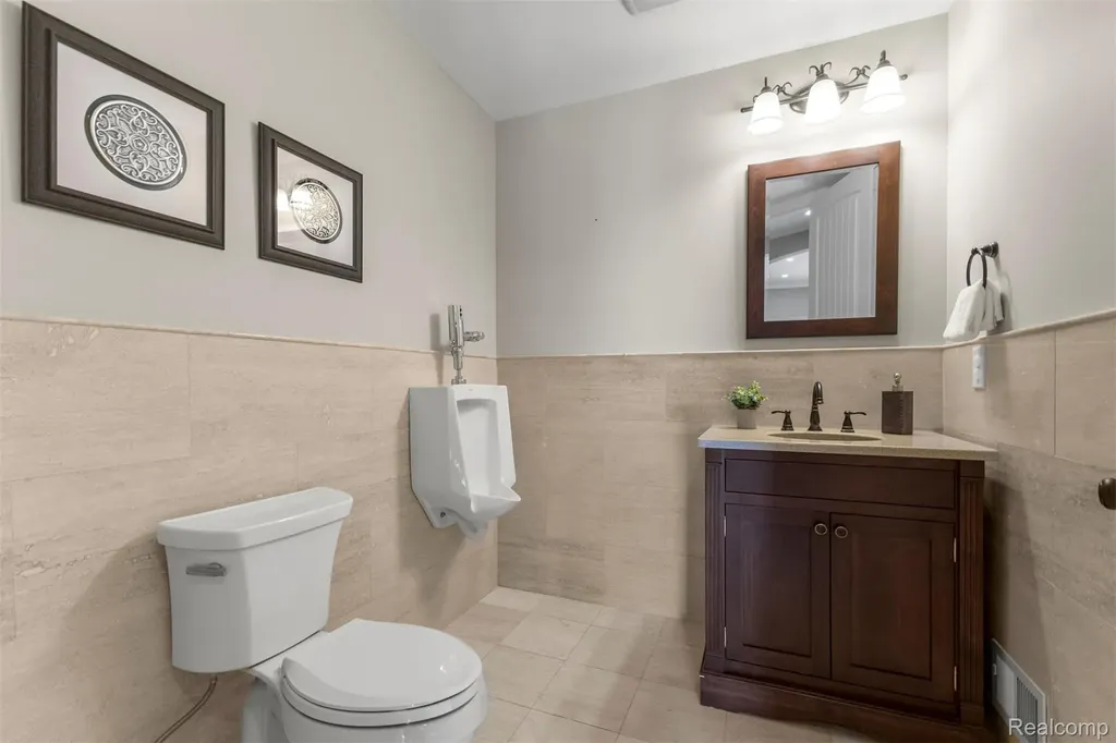 8439 Boulder Shores Drive Green Oak Township MI 48178