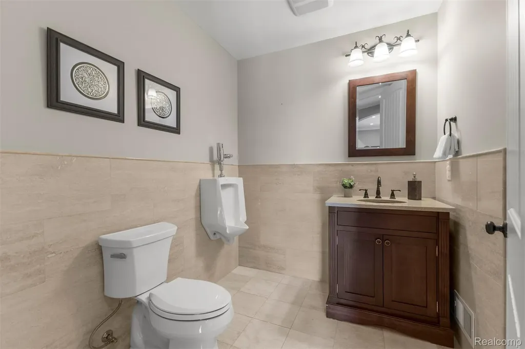 8439 Boulder Shores Drive Green Oak Township MI 48178