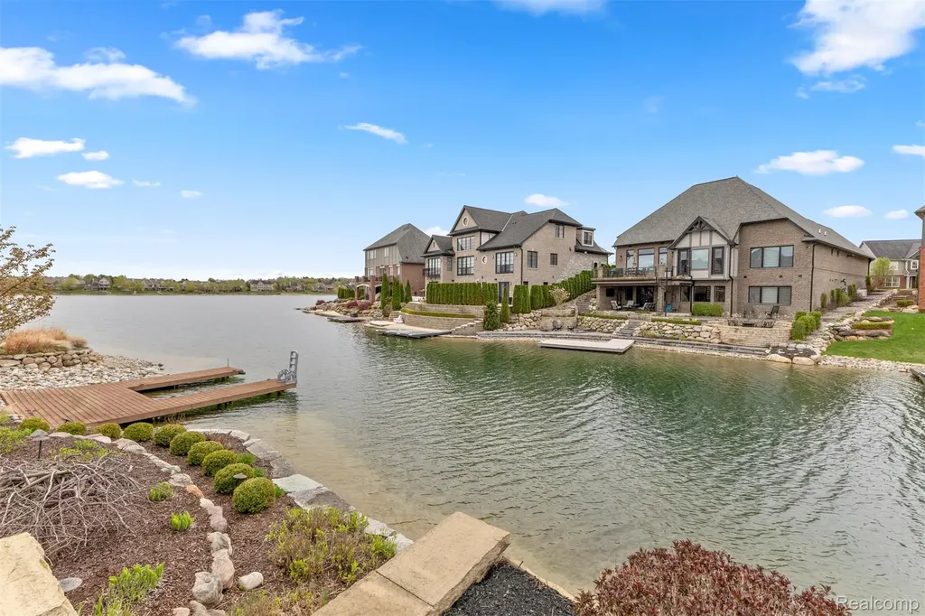 8439 Boulder Shores Drive Green Oak Township MI 48178