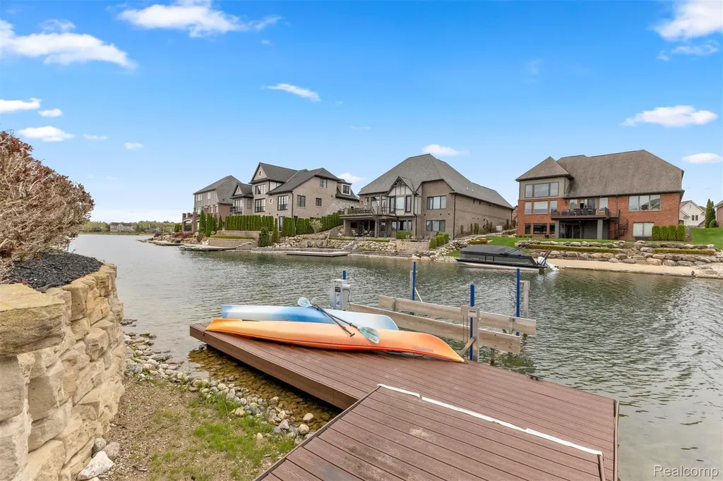 8439 Boulder Shores Drive Green Oak Township MI 48178