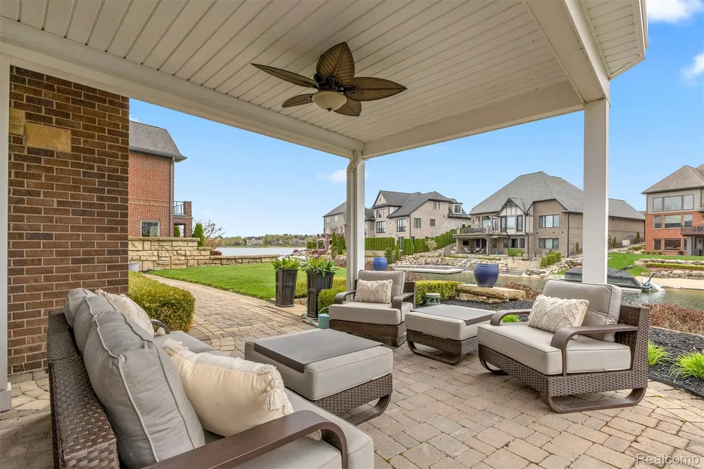 8439 Boulder Shores Drive Green Oak Township MI 48178