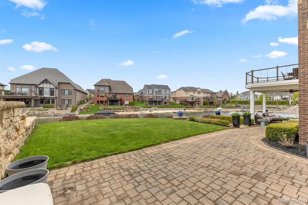 8439 Boulder Shores Drive Green Oak Township MI 48178