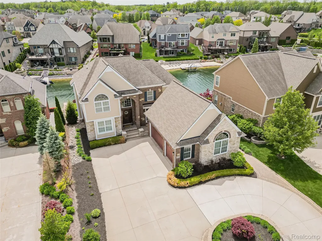 8439 Boulder Shores Drive Green Oak Township MI 48178