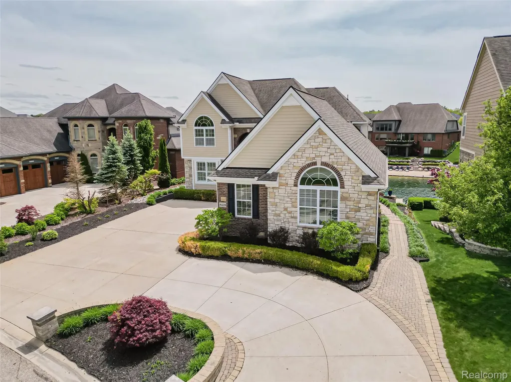 8439 Boulder Shores Drive Green Oak Township MI 48178