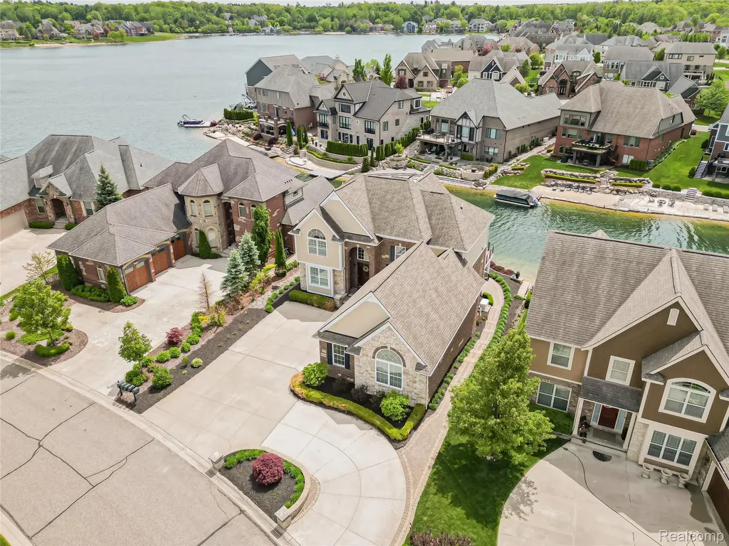 8439 Boulder Shores Drive Green Oak Township MI 48178