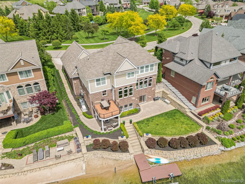 8439 Boulder Shores Drive Green Oak Township MI 48178
