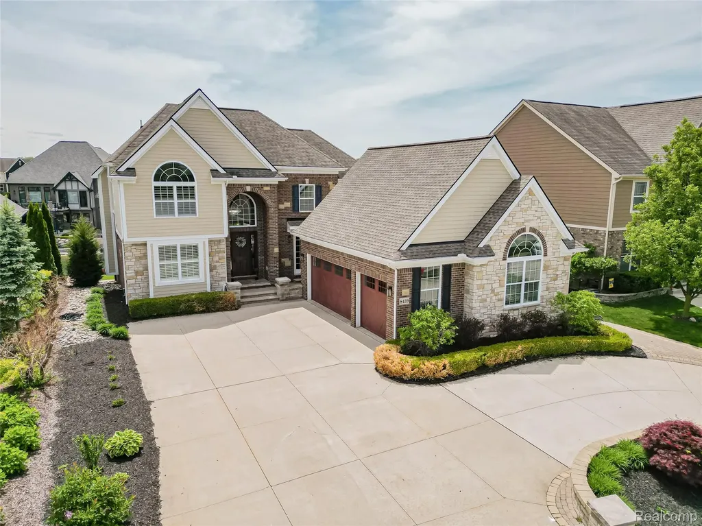 8439 Boulder Shores Drive Green Oak Township MI 48178