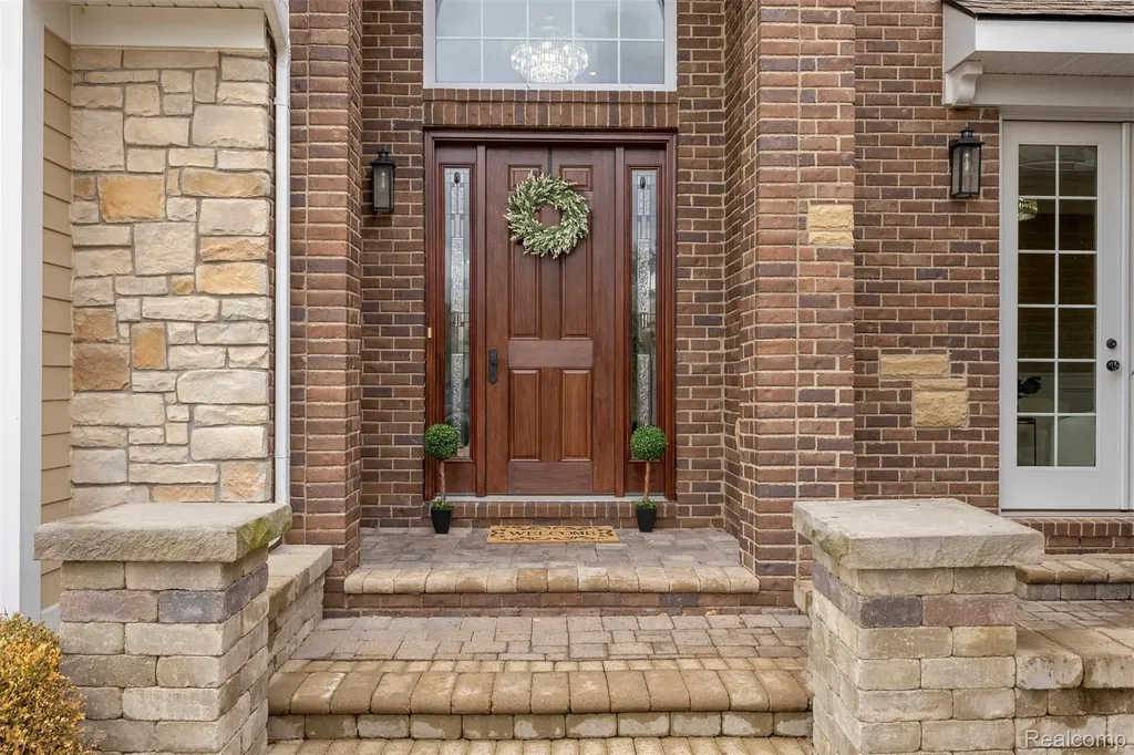 8439 Boulder Shores Drive Green Oak Township MI 48178