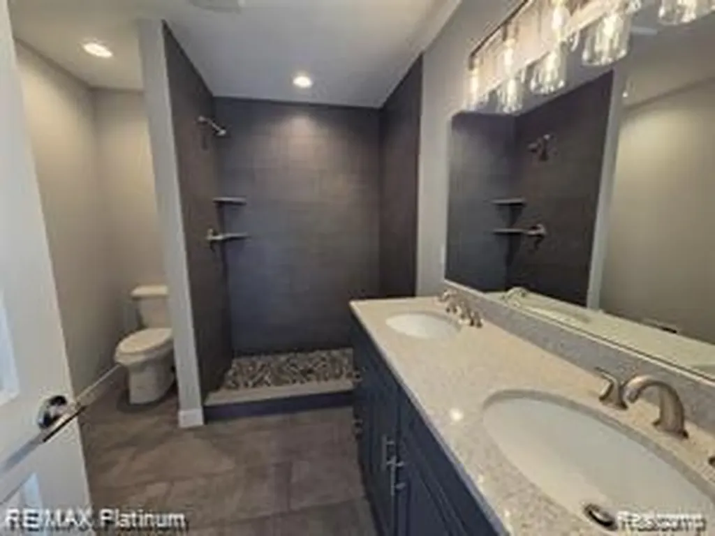 861 Oakwood Circle Fenton City MI 48430