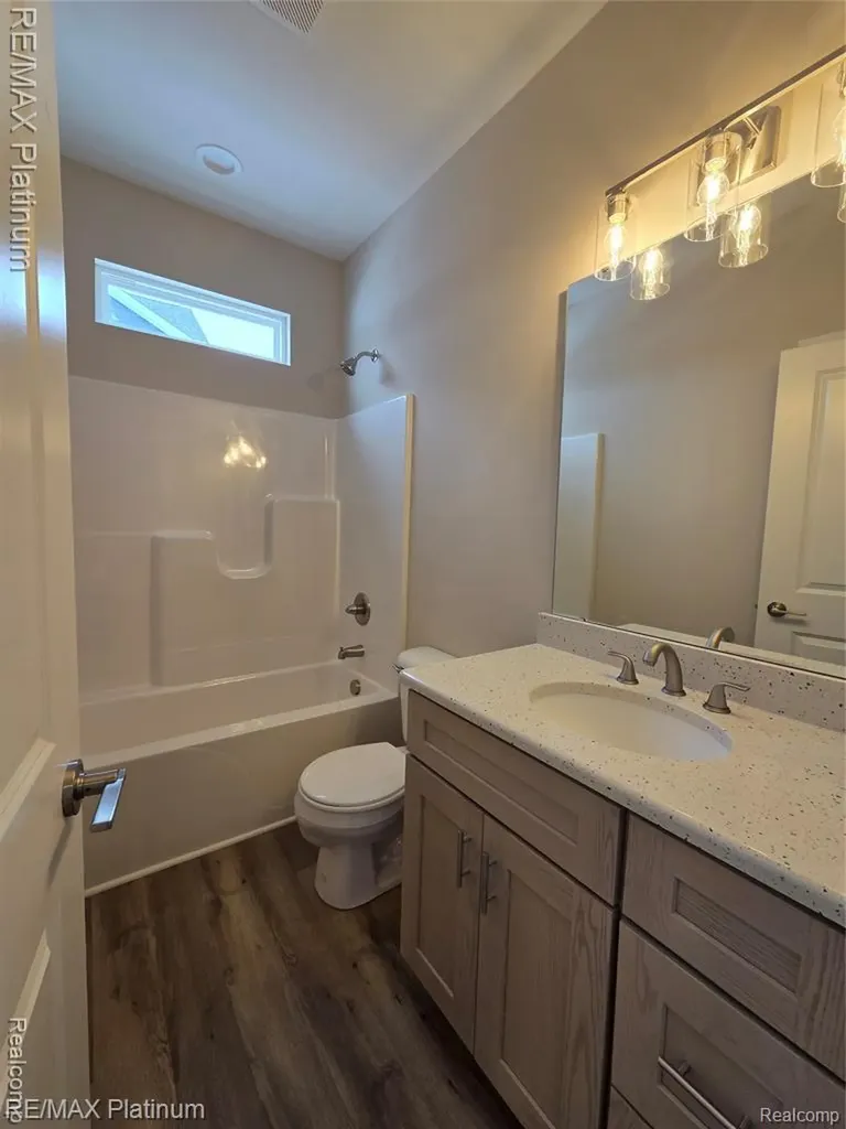 861 Oakwood Circle Fenton City MI 48430