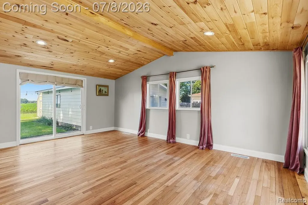 5698 Mcgrandy Road Bridgeport Charter Township MI 48722