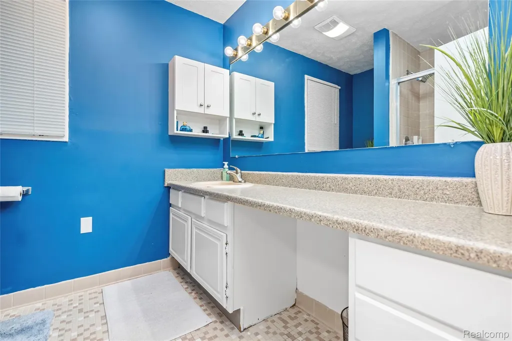 6085 Worlington Road Bloomfield Hills City MI 48301