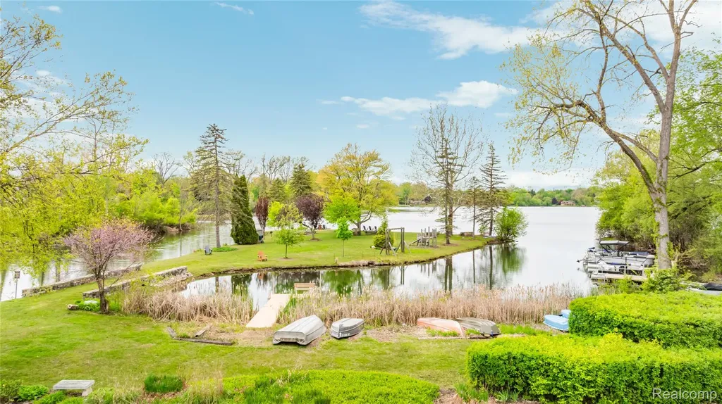 6085 Worlington Road Bloomfield Hills City MI 48301