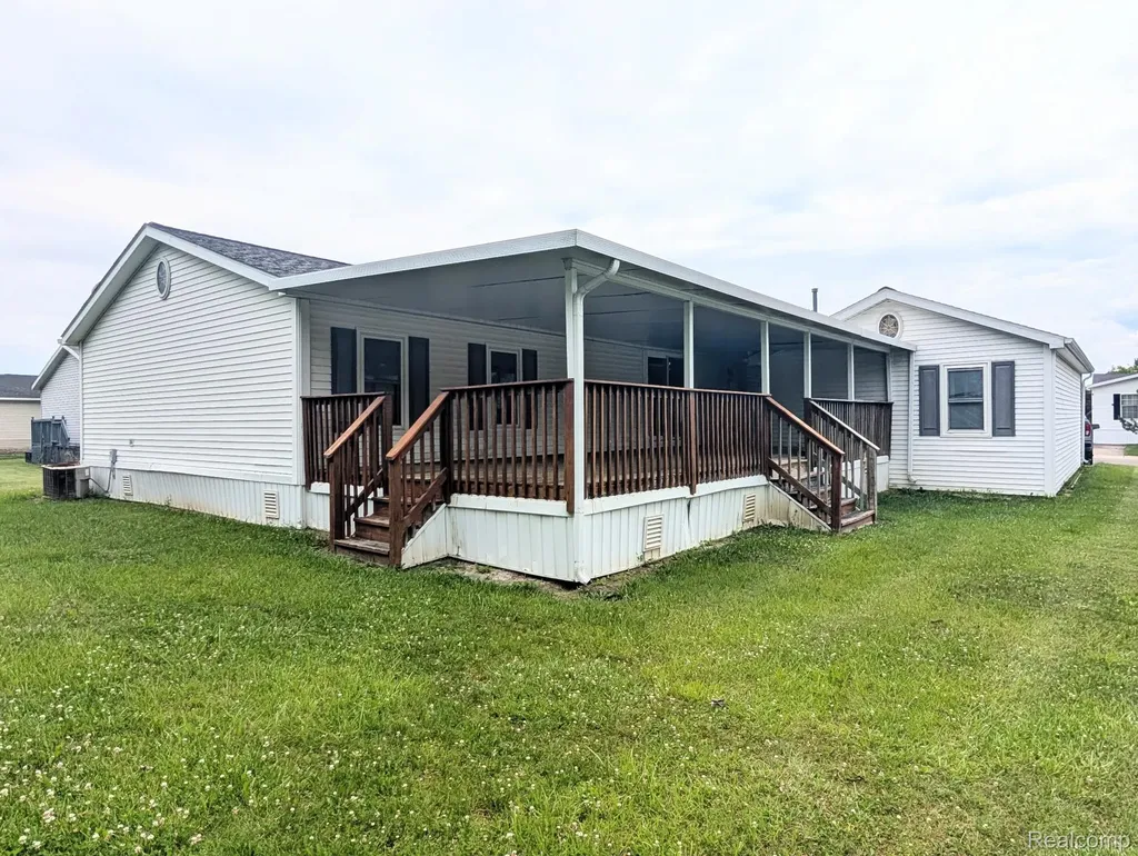9 Brookfield Swartz Creek City MI 48473
