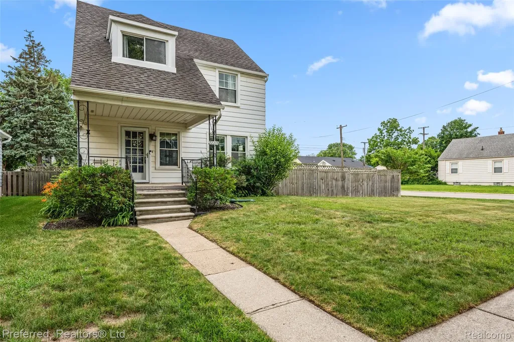 22265 Nowlin Street Dearborn City MI 48124