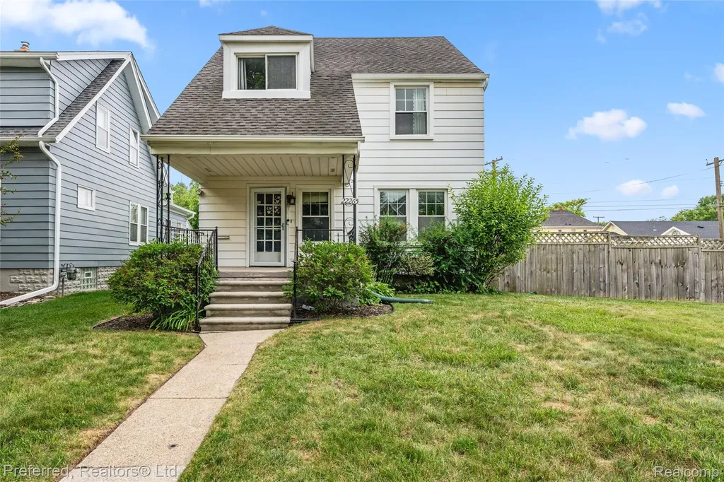 22265 Nowlin Street Dearborn City MI 48124