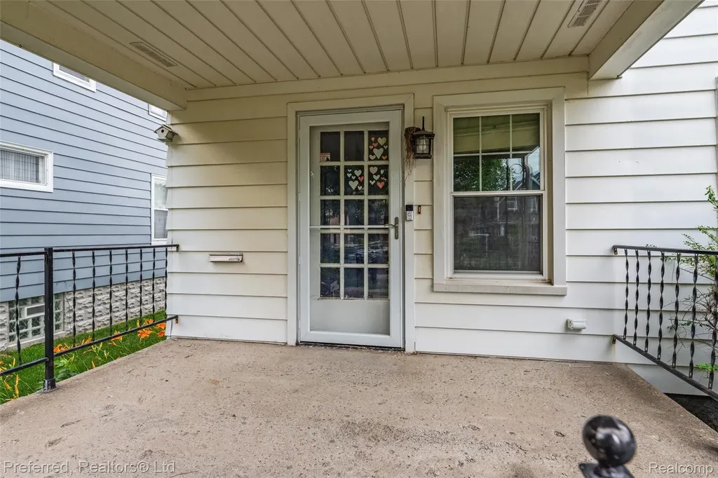 22265 Nowlin Street Dearborn City MI 48124