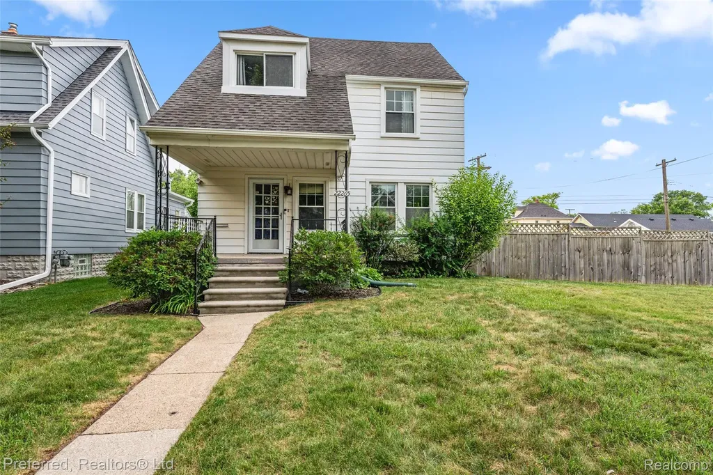 22265 Nowlin Street Dearborn City MI 48124