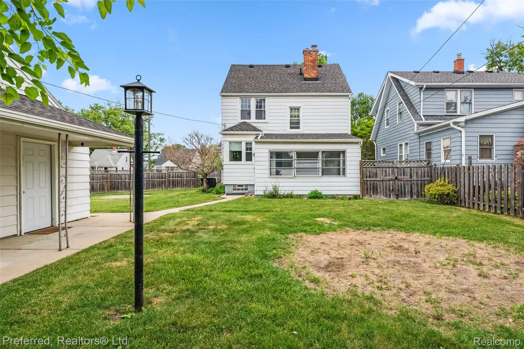 22265 Nowlin Street Dearborn City MI 48124