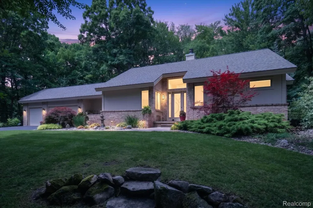 5388 Hartland Road Hartland Township MI 48430
