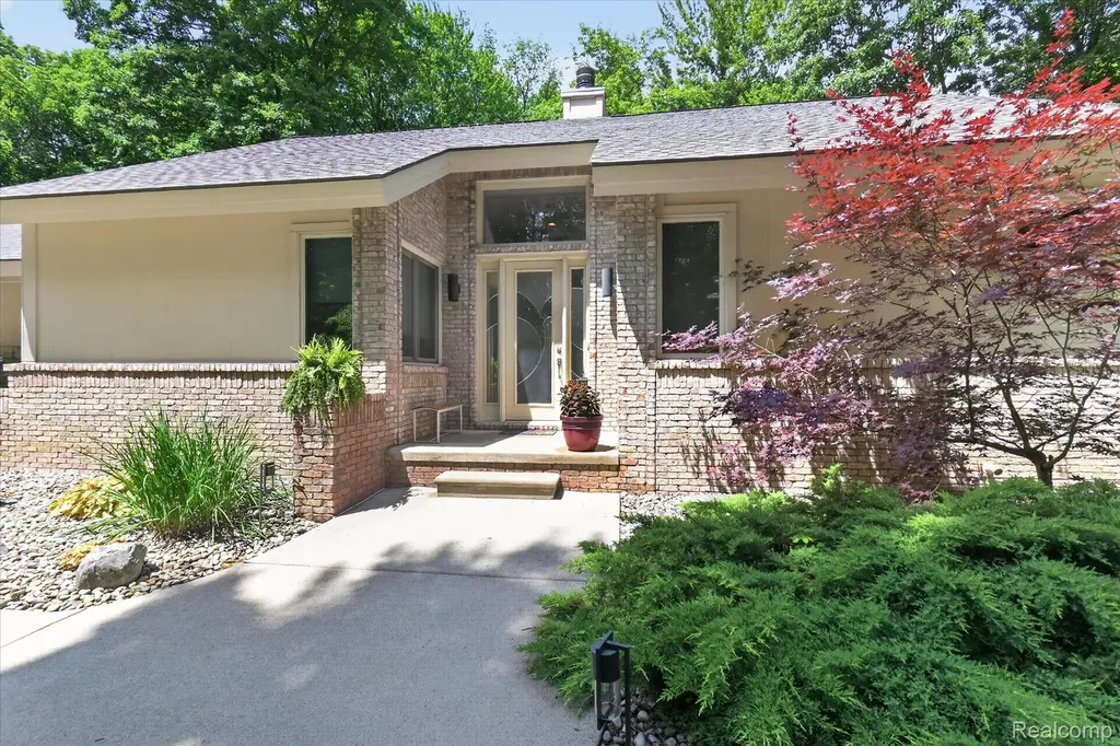 5388 Hartland Road Hartland Township MI 48430