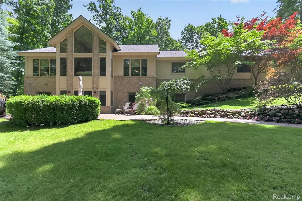 5388 Hartland Road Hartland Township MI 48430