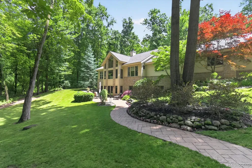 5388 Hartland Road Hartland Township MI 48430