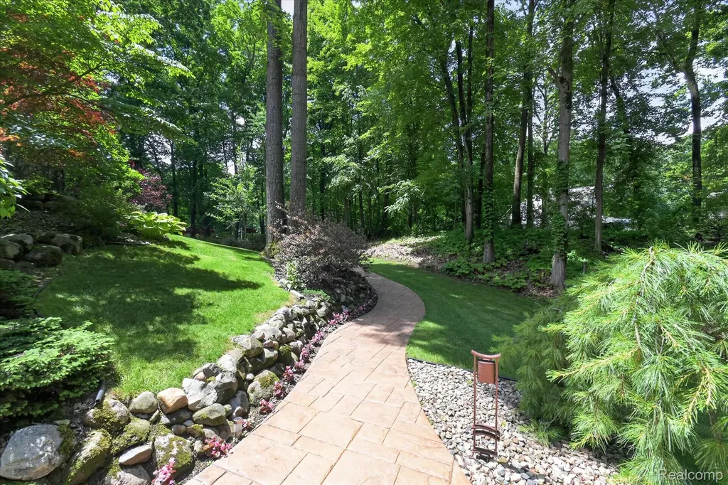 5388 Hartland Road Hartland Township MI 48430