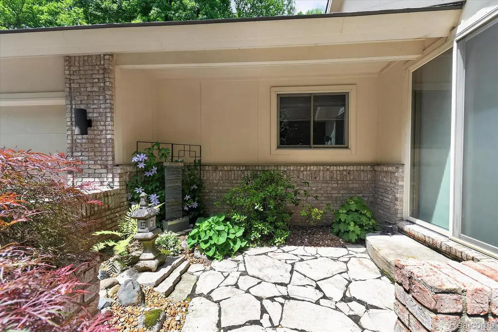 5388 Hartland Road Hartland Township MI 48430