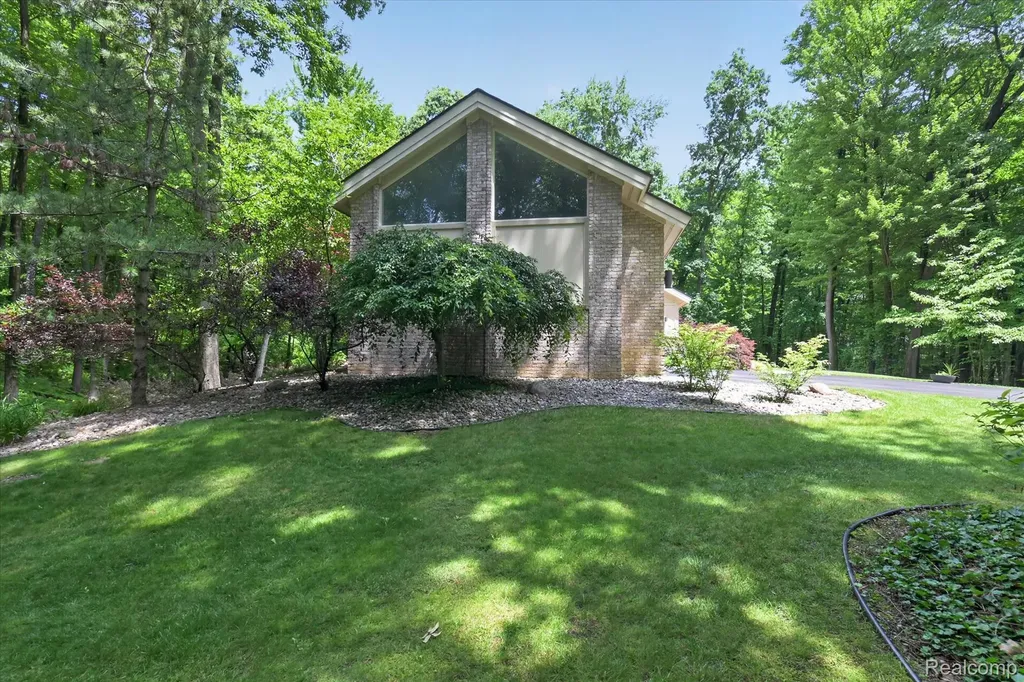 5388 Hartland Road Hartland Township MI 48430