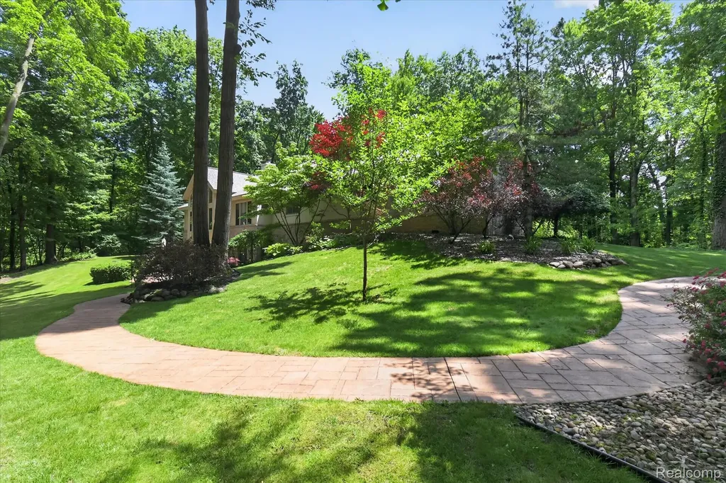 5388 Hartland Road Hartland Township MI 48430