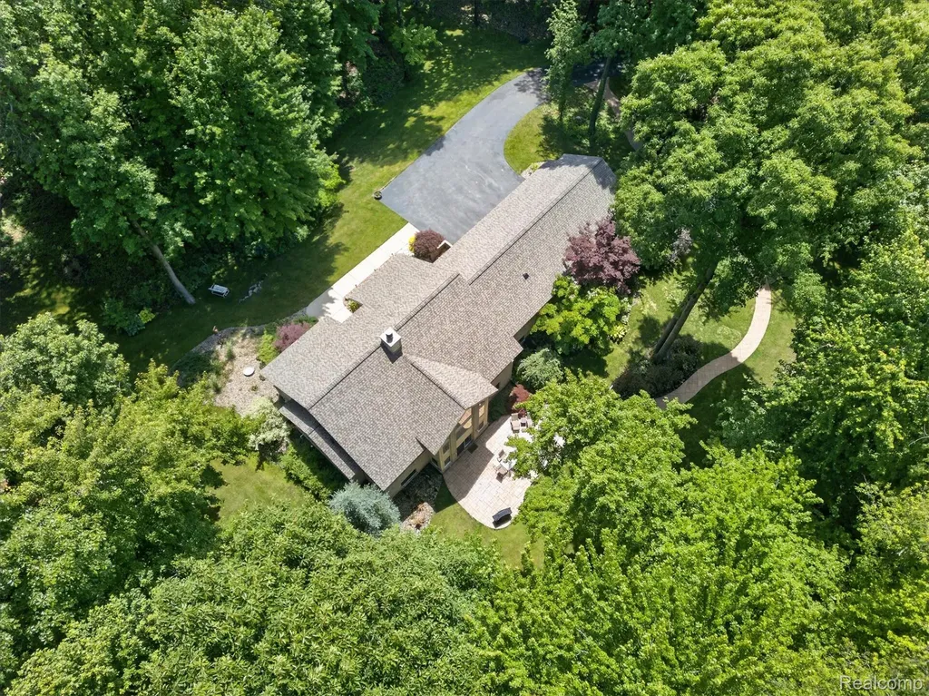 5388 Hartland Road Hartland Township MI 48430