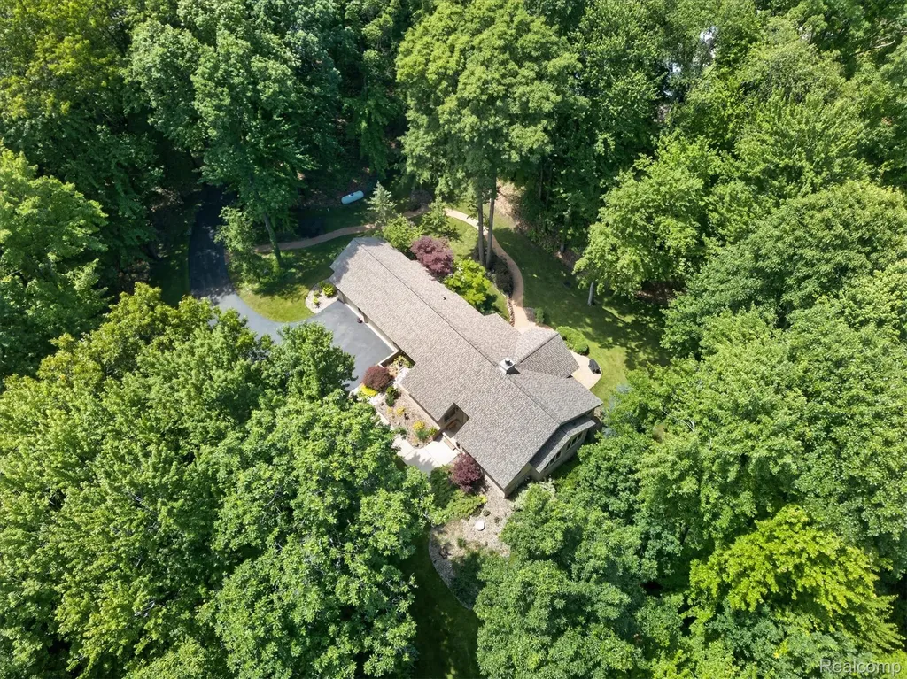 5388 Hartland Road Hartland Township MI 48430