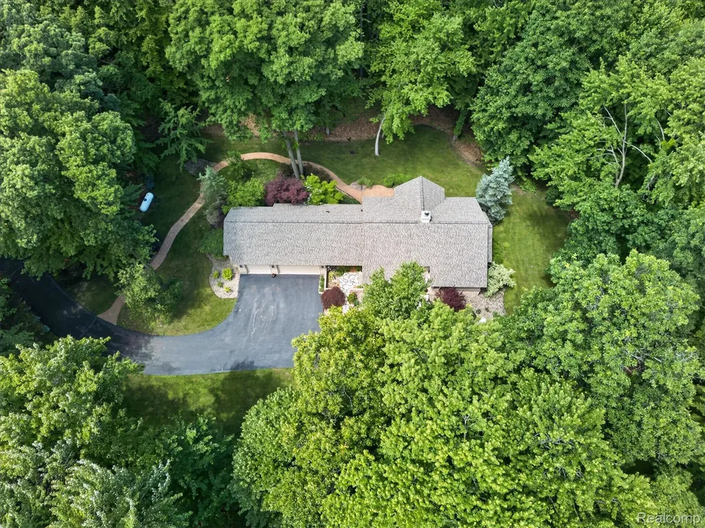 5388 Hartland Road Hartland Township MI 48430