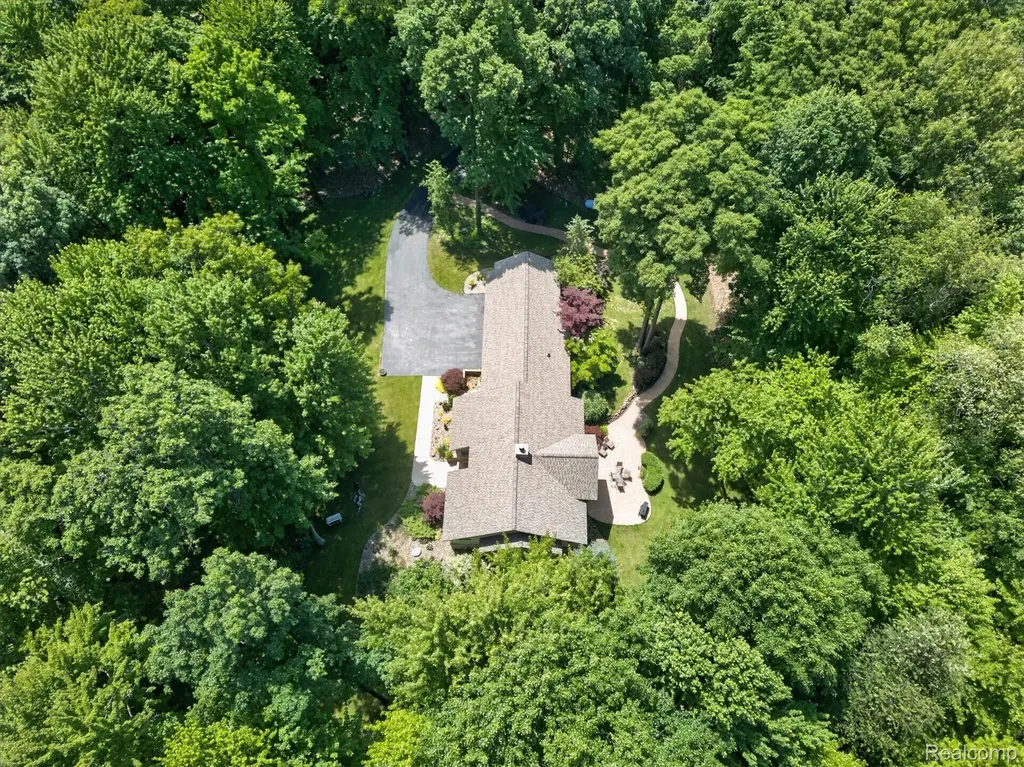 5388 Hartland Road Hartland Township MI 48430