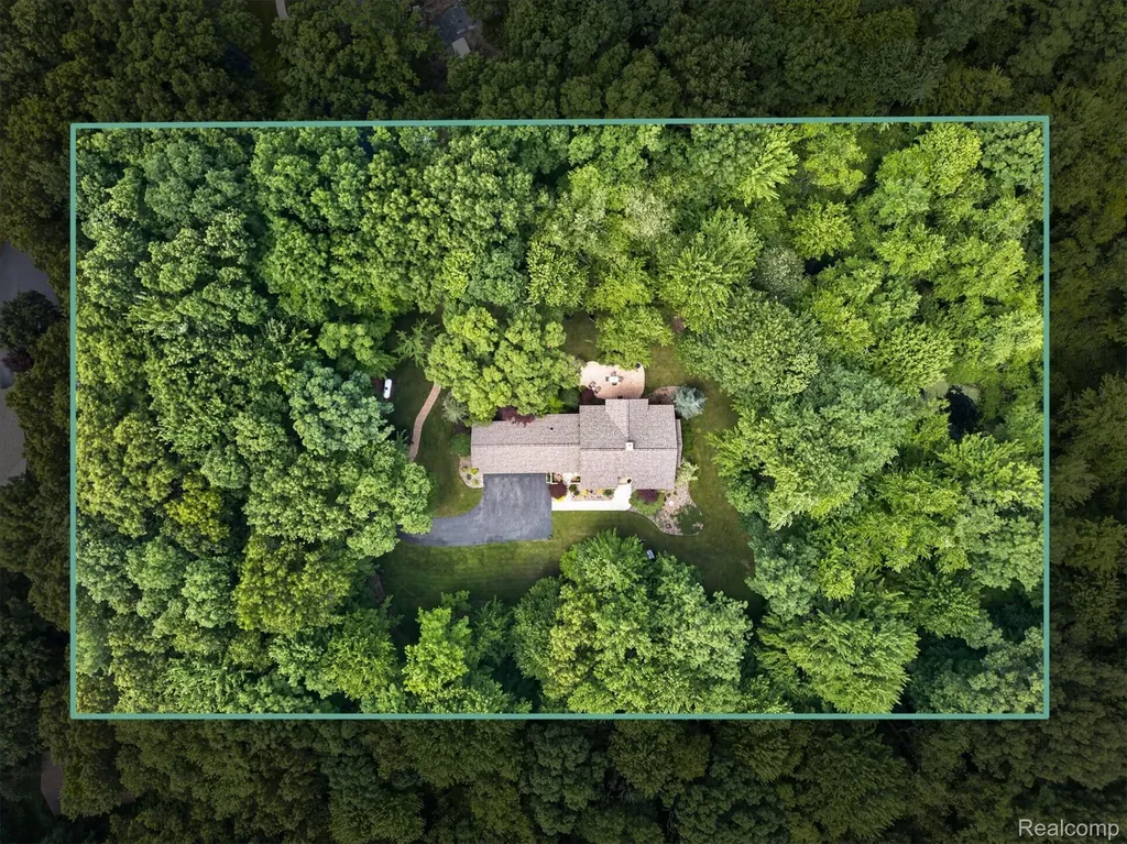 5388 Hartland Road Hartland Township MI 48430