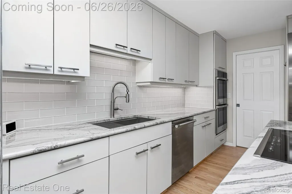 7105 Winding Brook Court West Bloomfield Charter Township MI 48322