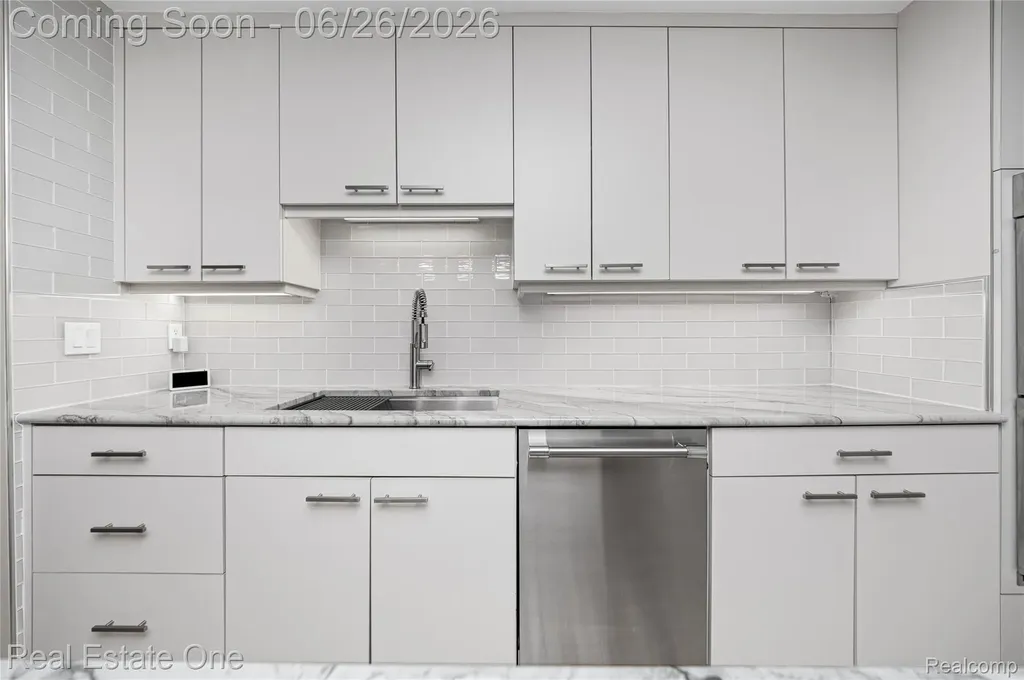 7105 Winding Brook Court West Bloomfield Charter Township MI 48322
