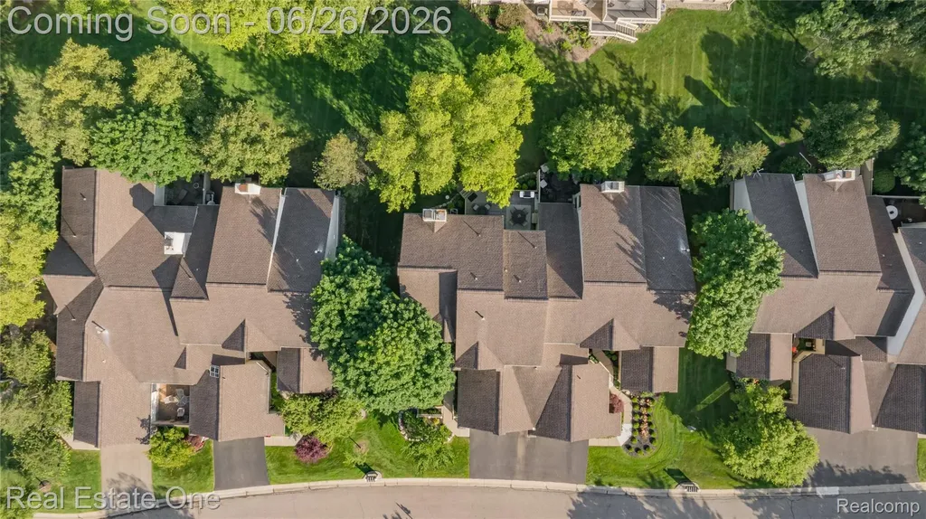 7105 Winding Brook Court West Bloomfield Charter Township MI 48322