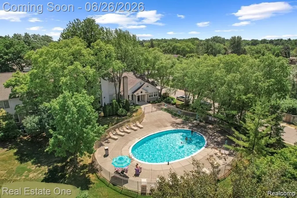 7105 Winding Brook Court West Bloomfield Charter Township MI 48322
