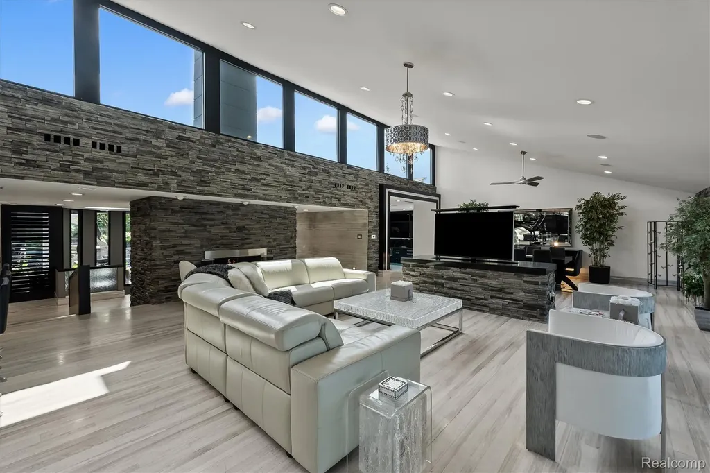 5116 W Bloomfield Lake Road West Bloomfield Charter Township MI 48323