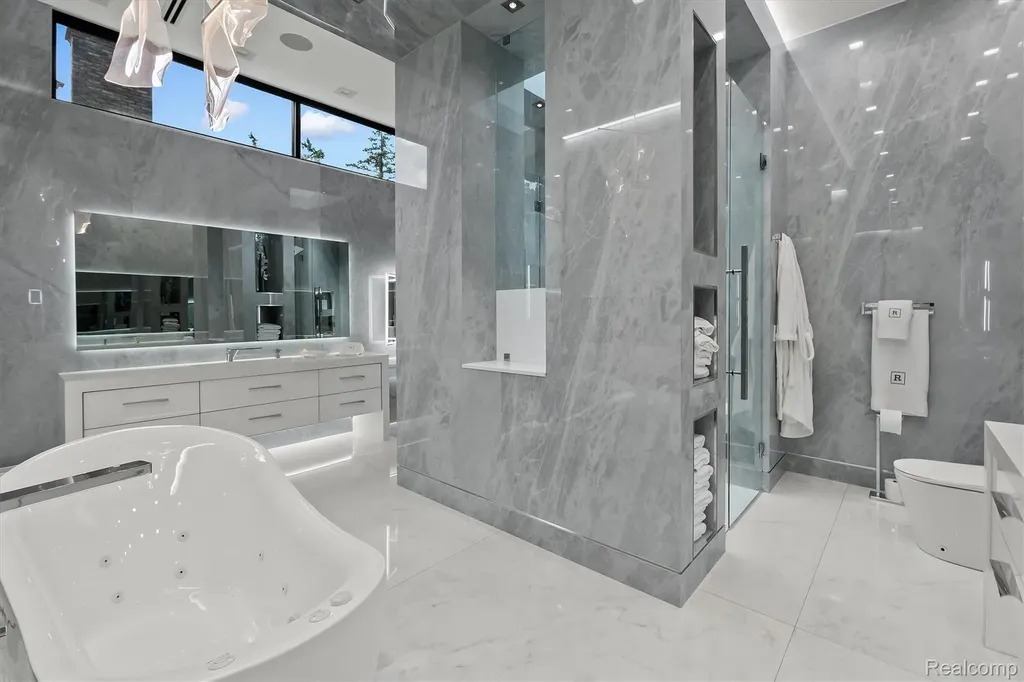 5116 W Bloomfield Lake Road West Bloomfield Charter Township MI 48323