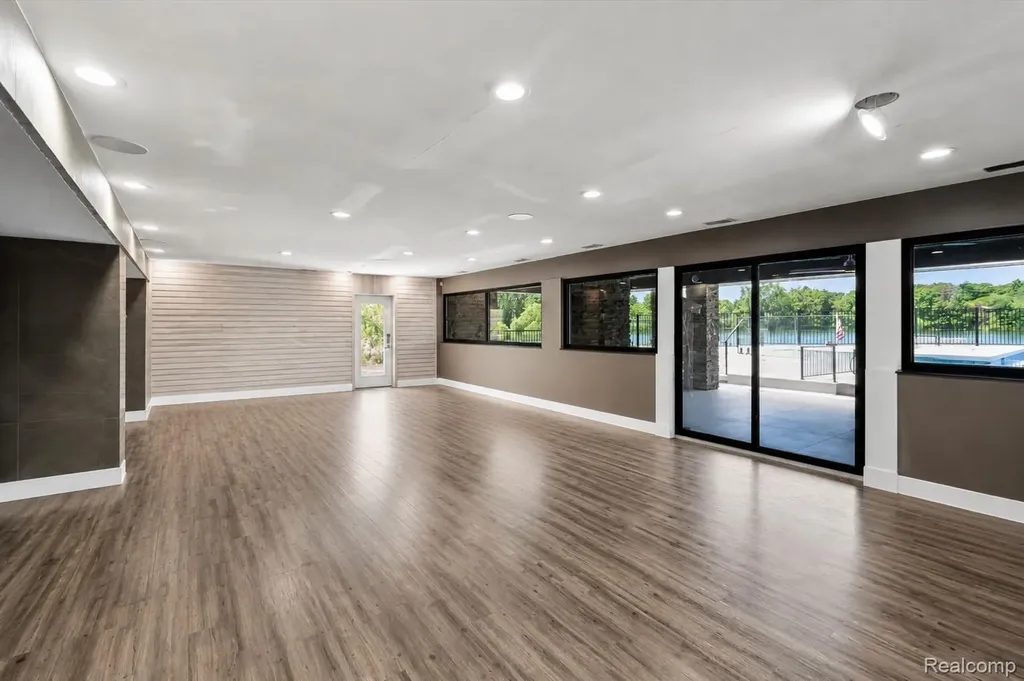 5116 W Bloomfield Lake Road West Bloomfield Charter Township MI 48323